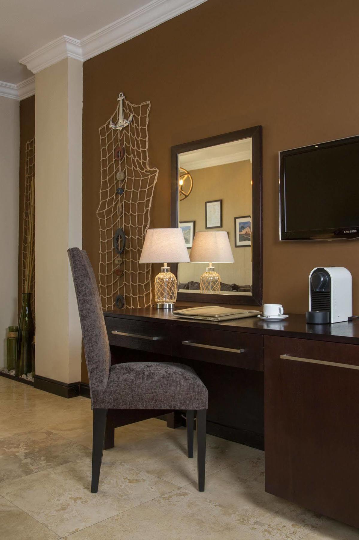 Villa Monticello Boutique Hotel Аккра Экстерьер фото