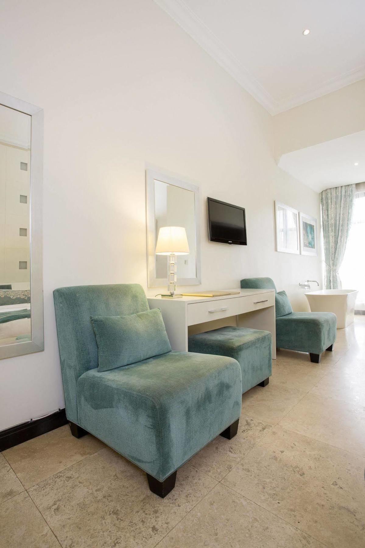 Villa Monticello Boutique Hotel Аккра Экстерьер фото