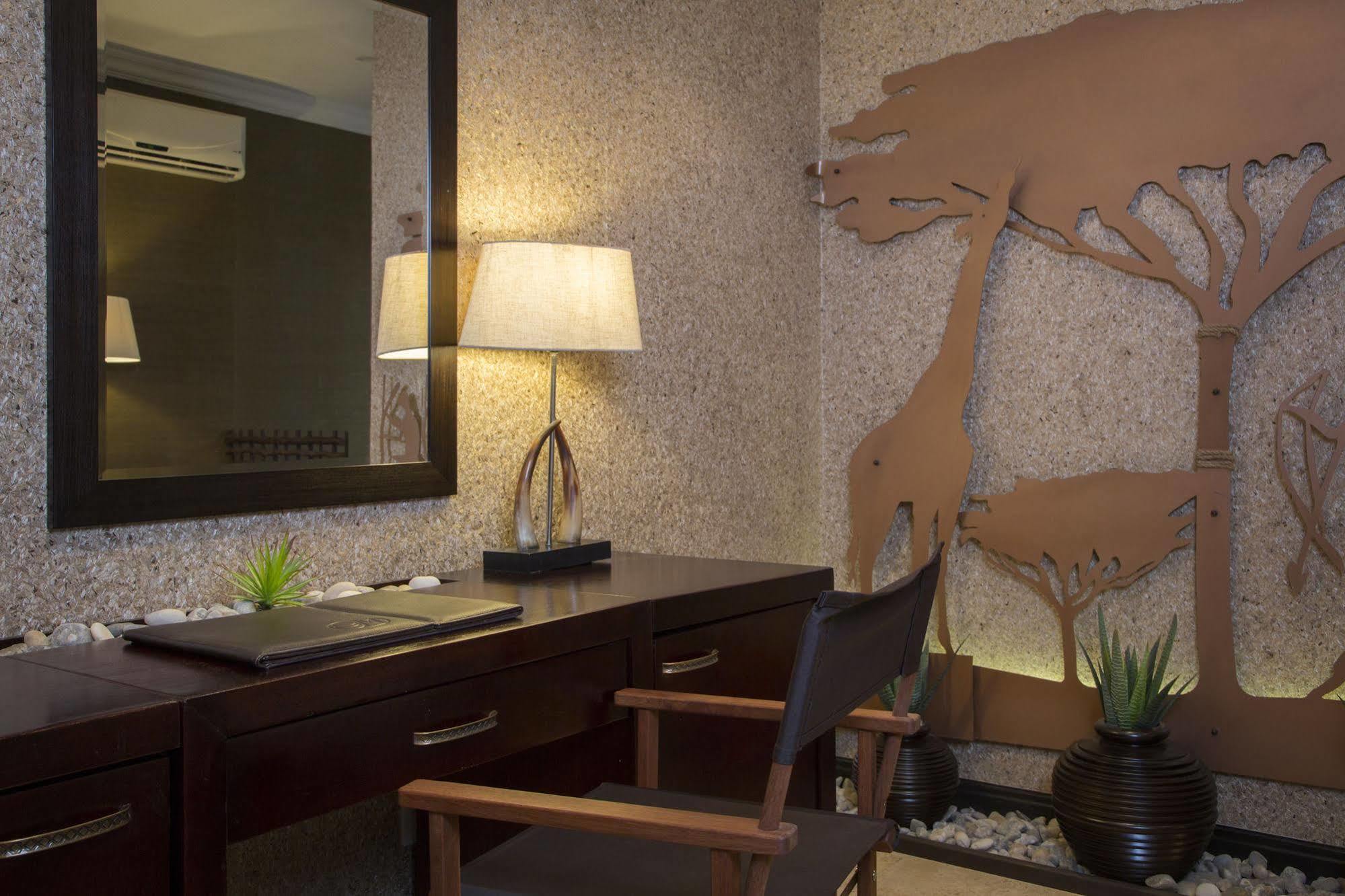 Villa Monticello Boutique Hotel Аккра Экстерьер фото